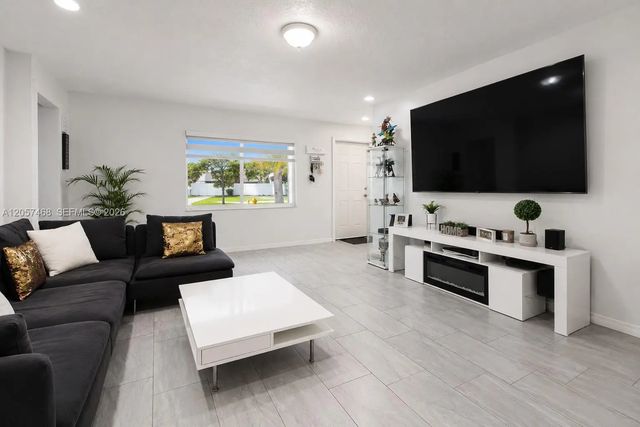5 of 25 - 1661 N Goldeneye Lane, Homestead, FL