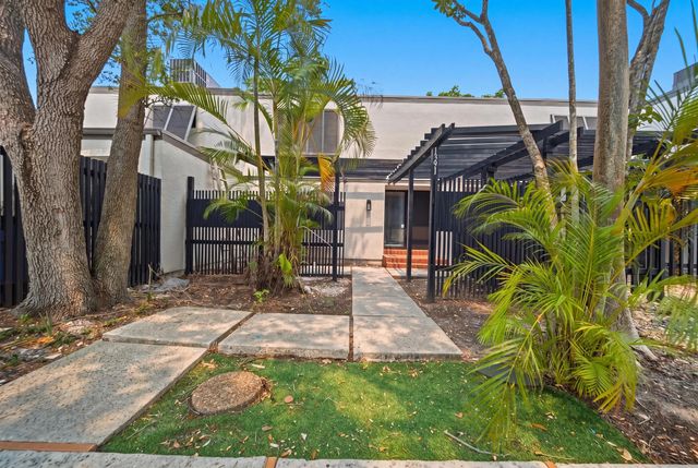 2 of 29 - 1391 E Golfview Drive #1391, Pembroke Pines, FL