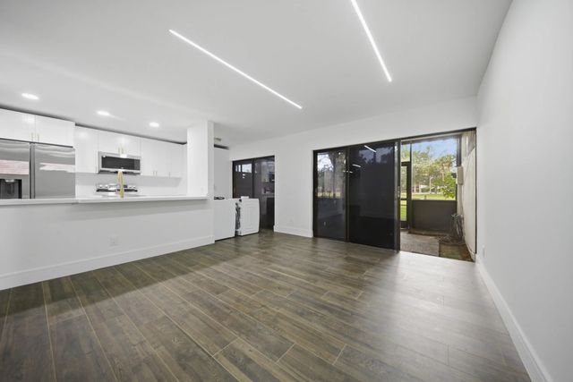 4 of 29 - 1391 E Golfview Drive #1391, Pembroke Pines, FL