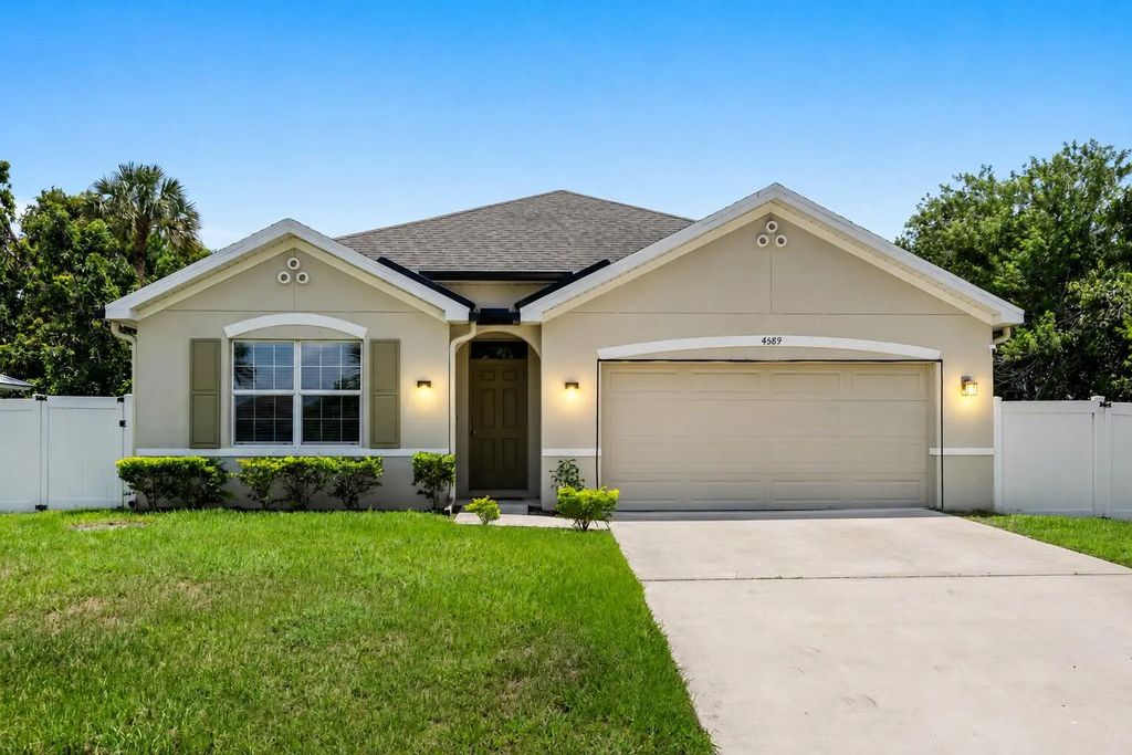 4589 Sw Uleta Street, Port St. Lucie