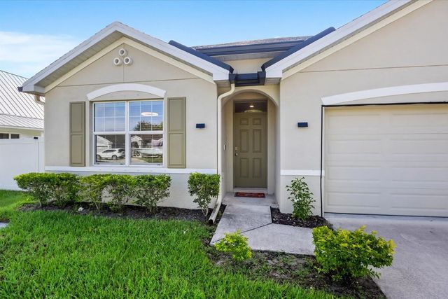 3 of 37 - 4589 Sw Uleta Street, Port St. Lucie, FL