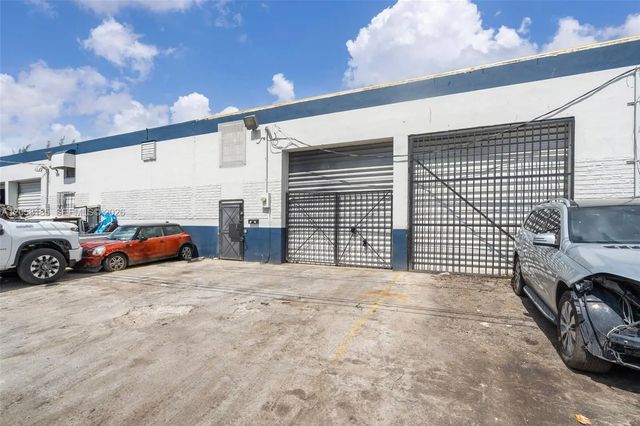 4 of 7 - 3500 Nw 54th Street, Miami, FL
