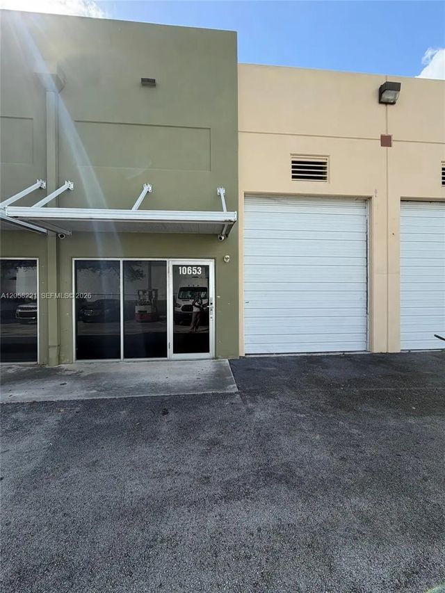10601 Nw 122nd Street #20, Medley
