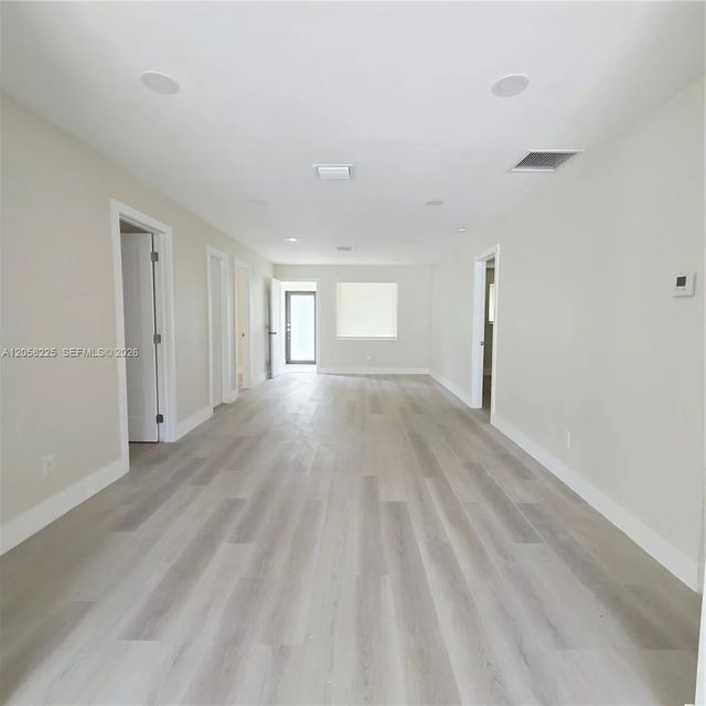 2 of 25 - 601 Ne 1st Street, Pompano Beach, FL