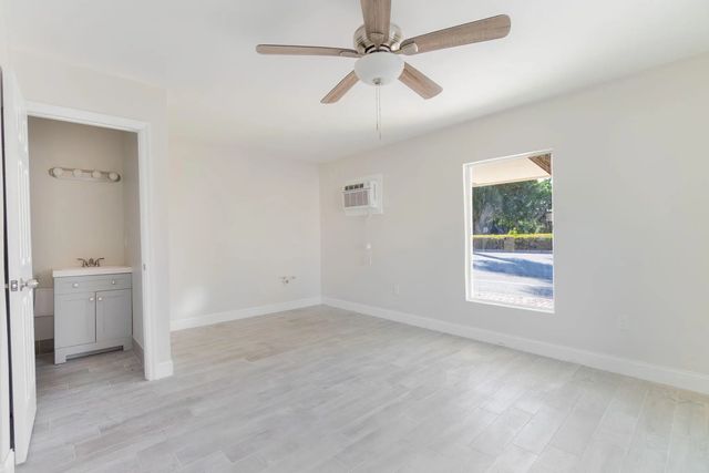 5 of 18 - 400 S Federal Highway, Boynton Beach, FL