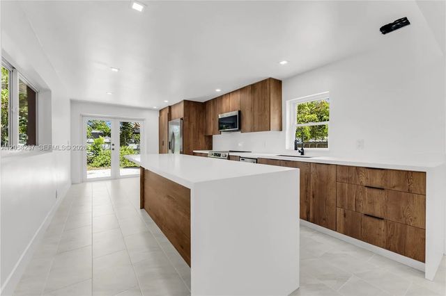 5 of 49 - 3611 Sw 36th Street, West Park, FL