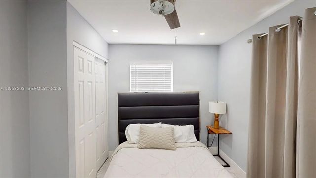 4 of 33 - 1904 Sw 28th Street, Fort Lauderdale, FL