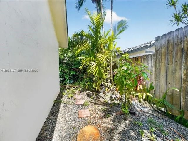 4 of 33 - 8514 Sw 209th Lane, Cutler Bay, FL