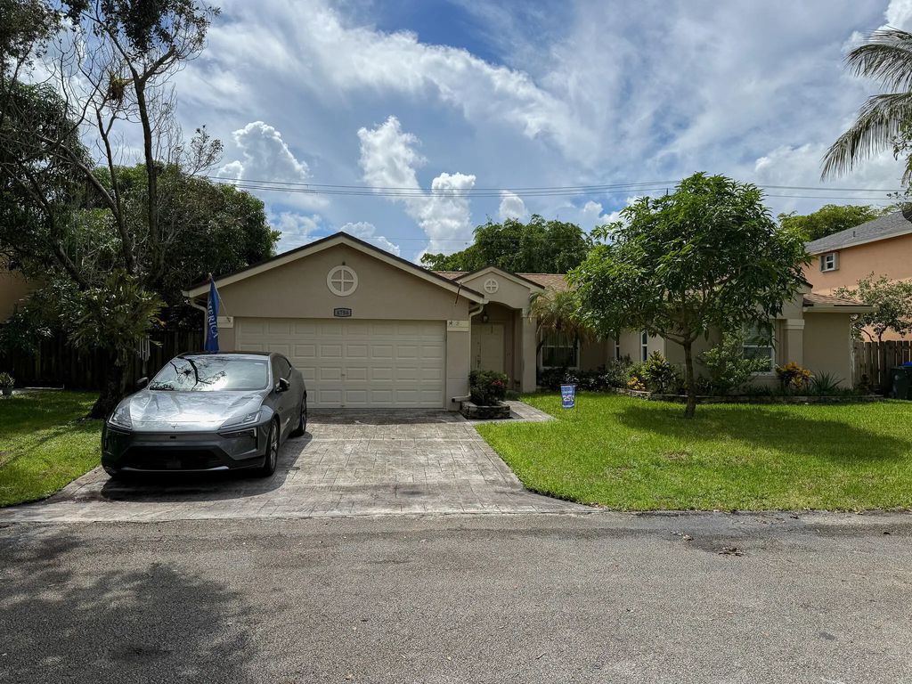 4786 Nw 14th Street, Coconut Creek