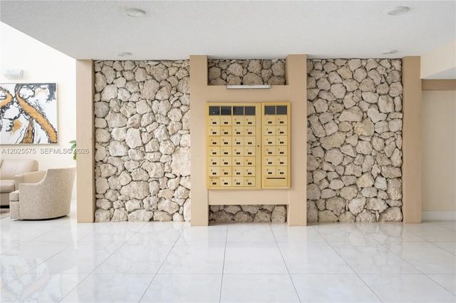 5 of 29 - 16400 Ne Golf Club Road #305, Weston, FL