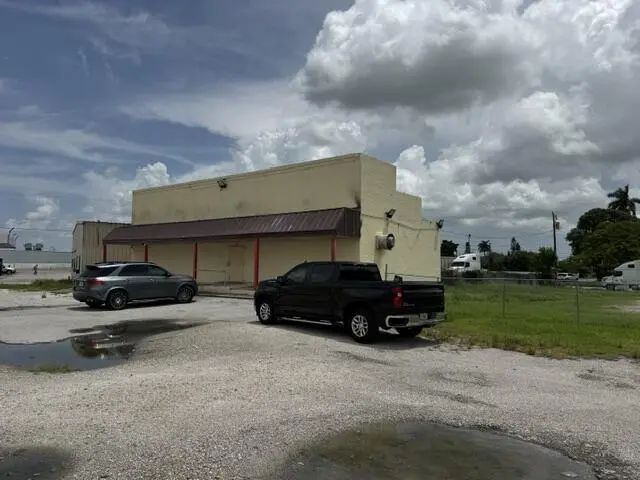 190 Us Highway 27 N, South Bay