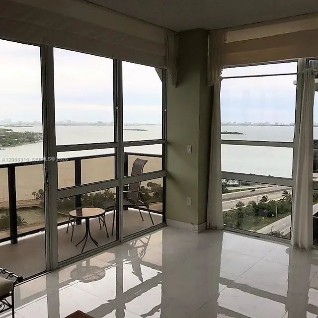 5 of 12 - 600 Ne 36th Street #t1, Miami, FL
