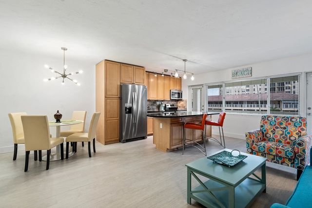 2881 Ne 32nd Street #220, Fort Lauderdale