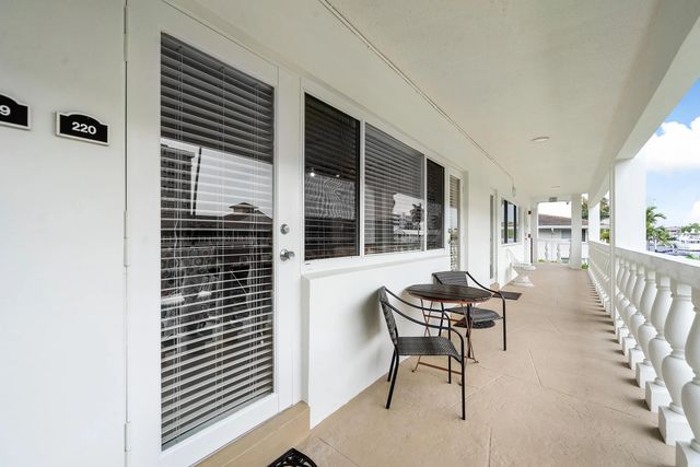4 of 36 - 2881 Ne 32nd Street #220, Fort Lauderdale, FL