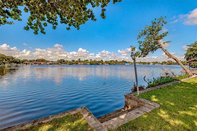 2 of 35 - 20950 Ne 25th Court, Aventura, FL