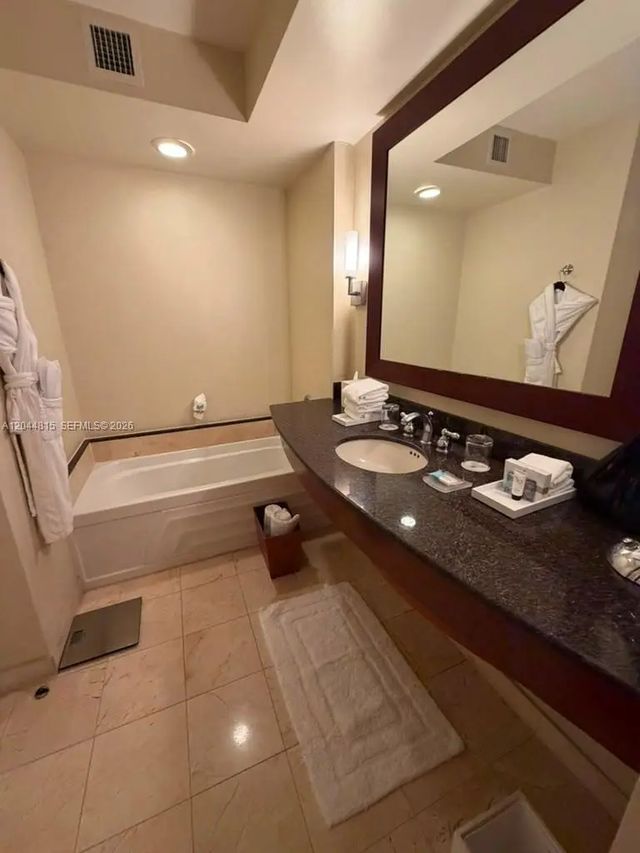 5 of 10 - 18001 Collins Avenue #1118, Sunny Isles Beach, FL