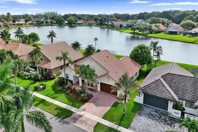 4 of 50 - 1720 W Oak Knoll Circle, Davie, FL