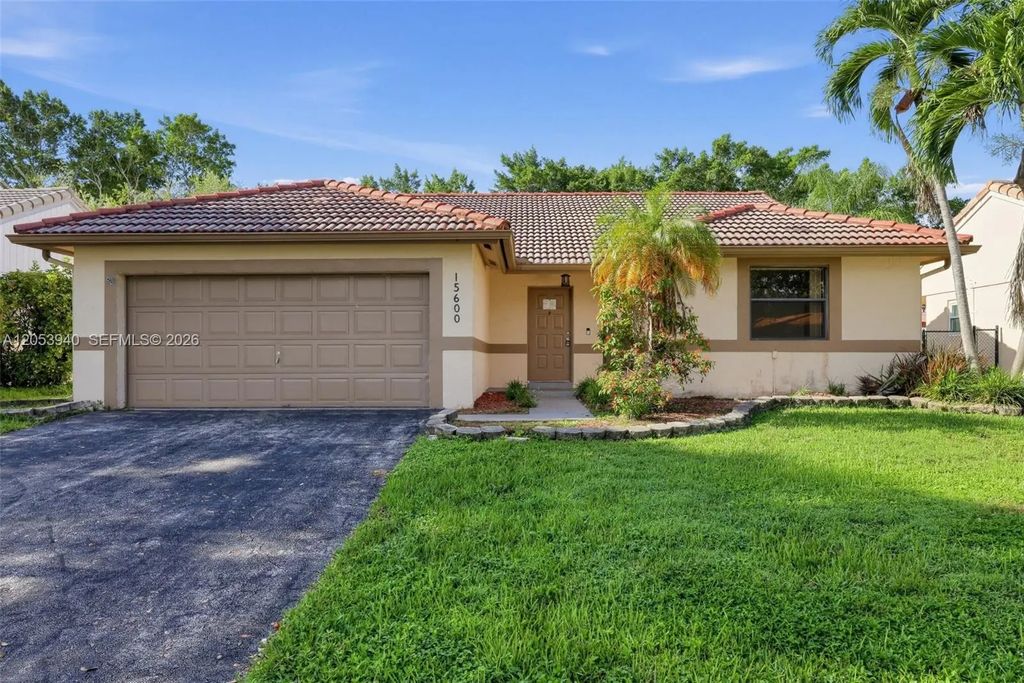 15600 Gauntlet Hall Manor, Davie