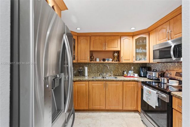 5 of 22 - 6215 W 20th Avenue #402, Hialeah, FL