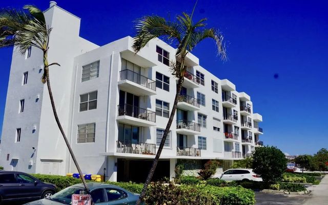 301 Croton Avenue #407, Lantana