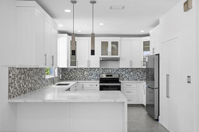 5 of 38 - 4303 Diamond Row, Weston, FL