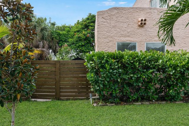 4 of 44 - 820 29th Street, West Palm Beach, FL