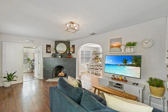5 of 44 - 820 29th Street, West Palm Beach, FL