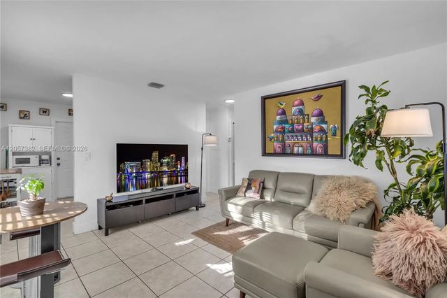 5 of 18 - 5151 N Miami Avenue, Miami, FL