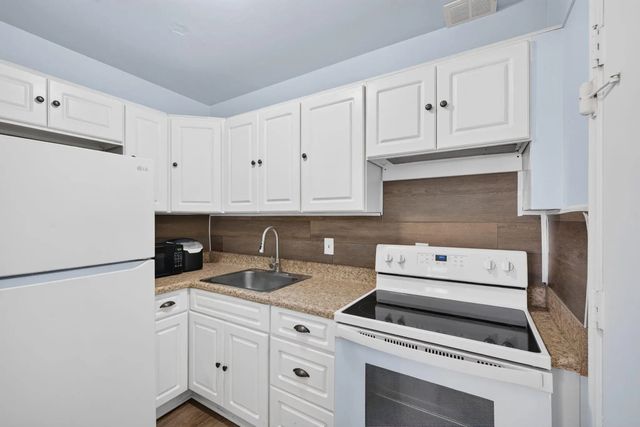 5 of 36 - 1821 Ne 62nd Street #312, Fort Lauderdale, FL