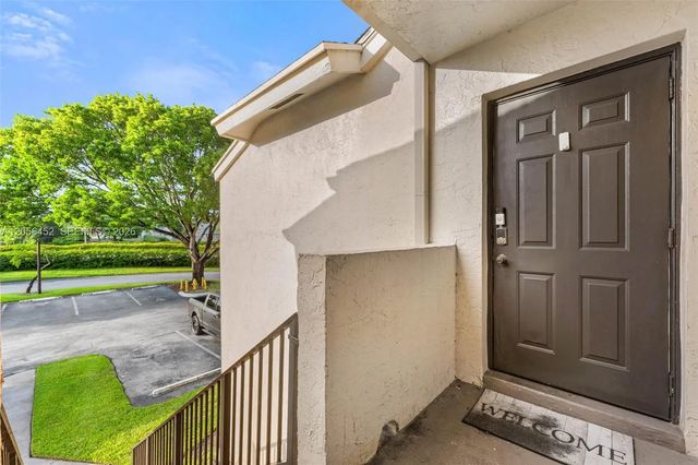 3 of 19 - 680 Cypress Club Way #g10, Deerfield Beach, FL