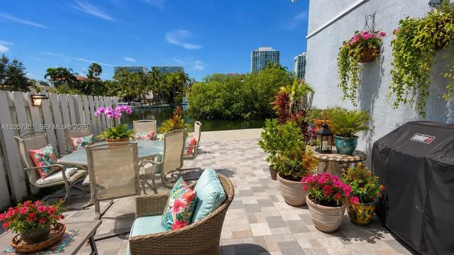 4 of 26 - 329 Poinciana Drive #909, Sunny Isles Beach, FL