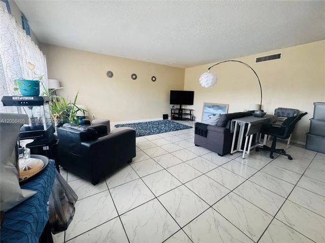 3 of 10 - 11855 Ne 19th Drive #22, North Miami, FL