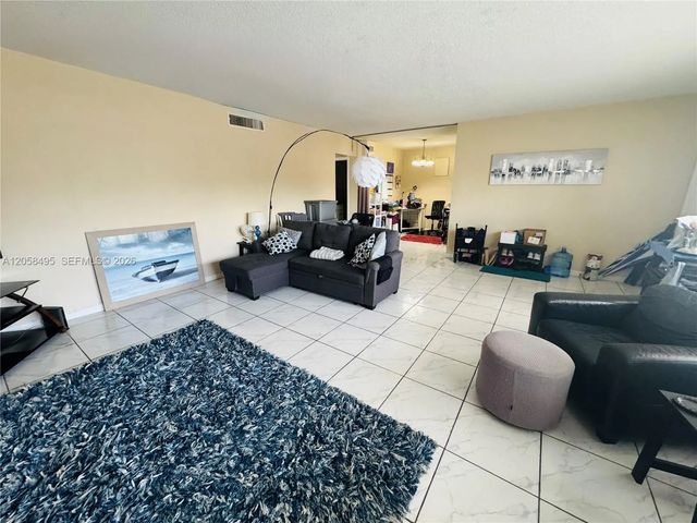 4 of 10 - 11855 Ne 19th Drive #22, North Miami, FL