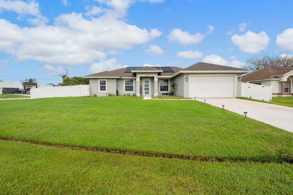 2094 Sw Capeador Street, Port St. Lucie