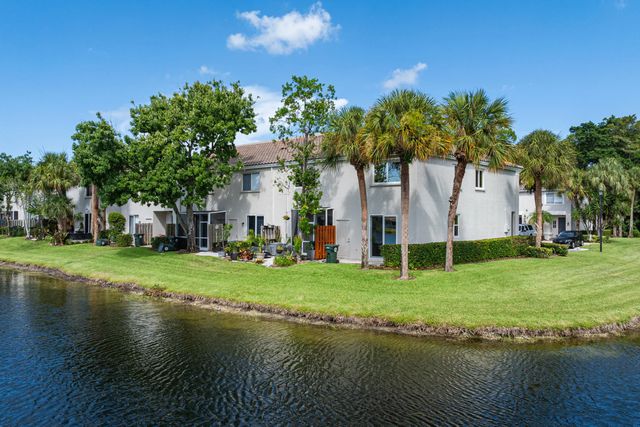 2 of 32 - 4859 Nw 58th Manor, Coconut Creek, FL