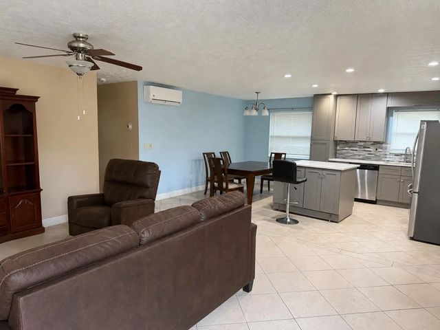 3 of 18 - 3394 Se Jefferson Street, Stuart, FL