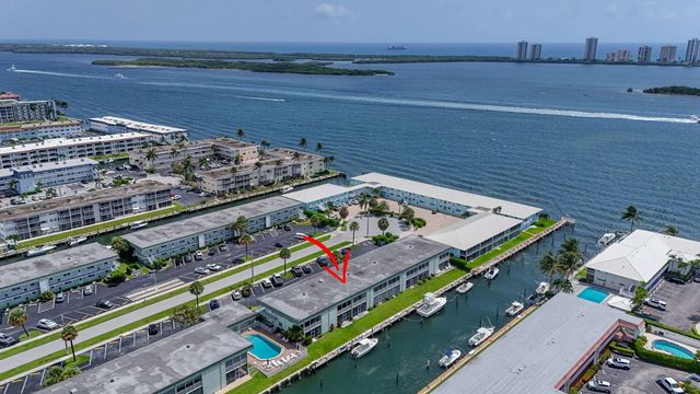 110 Wettaw Lane #106, North Palm Beach