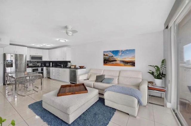 2 of 19 - 401 Ocean Drive #1001, Miami Beach, FL