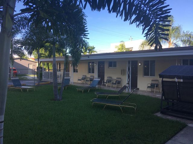 4 of 24 - 1743 Rodman Street, Hollywood, FL
