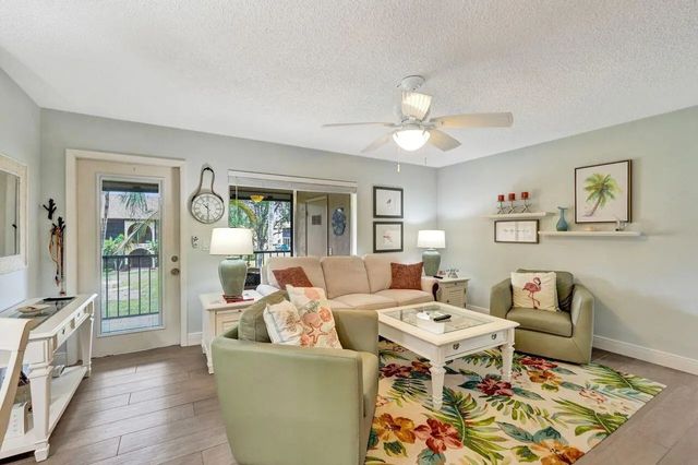 5 of 37 - 429 Pine Glen Lane #c-2, Greenacres, FL