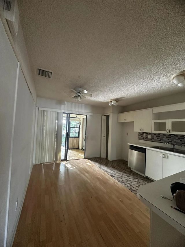 4 of 12 - 5933 Forest Hill Boulevard #3, West Palm Beach, FL