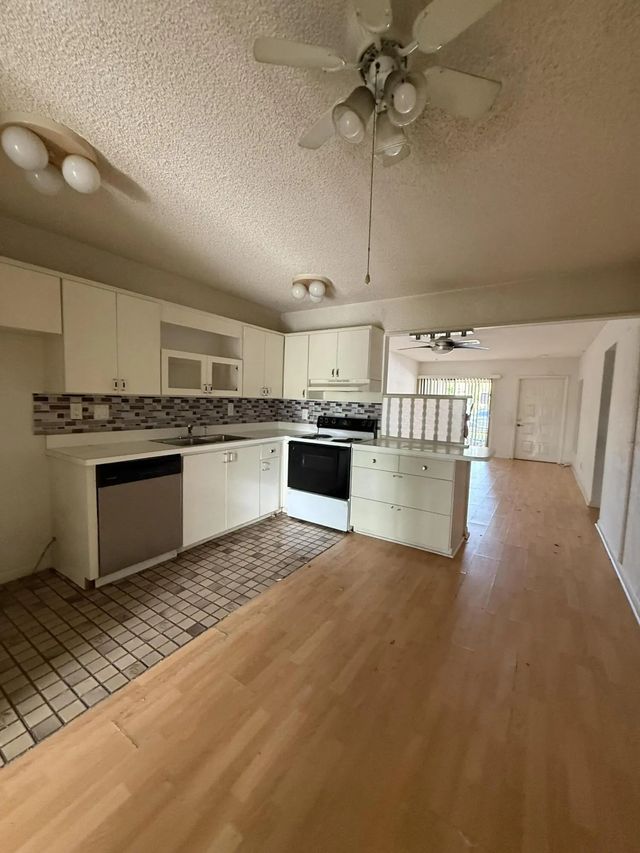 5 of 12 - 5933 Forest Hill Boulevard #3, West Palm Beach, FL