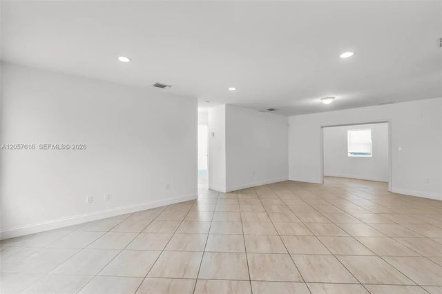 4 of 33 - 1420 Nw 195th Street, Miami Gardens, FL