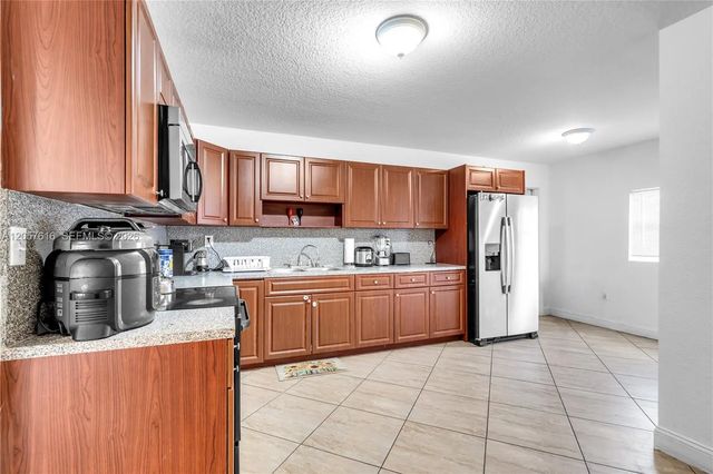 5 of 33 - 1420 Nw 195th Street, Miami Gardens, FL