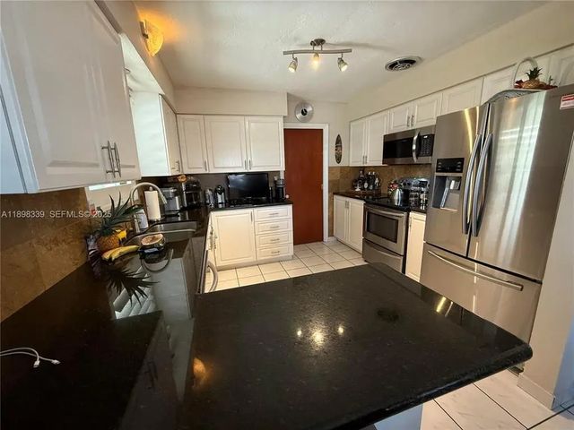 4 of 15 - 1743 Rodman Street, Hollywood, FL