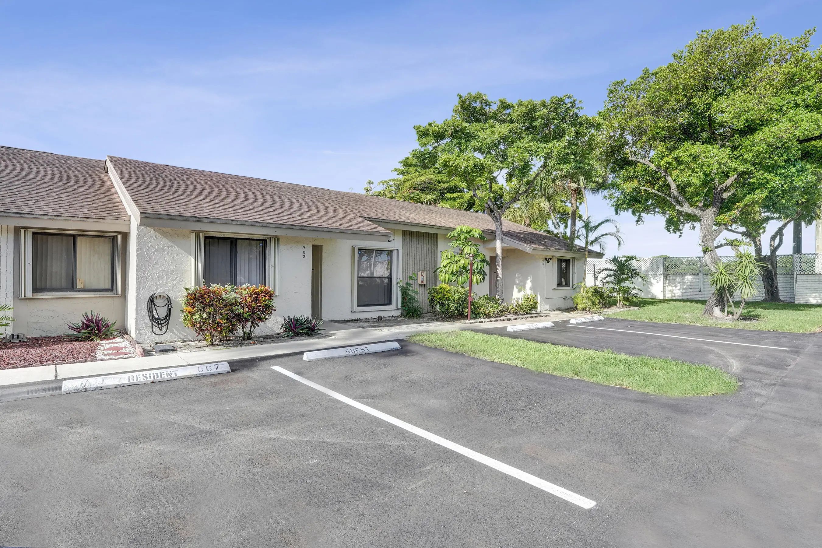 3066 S Oakland Forest Drive #902, Oakland Park