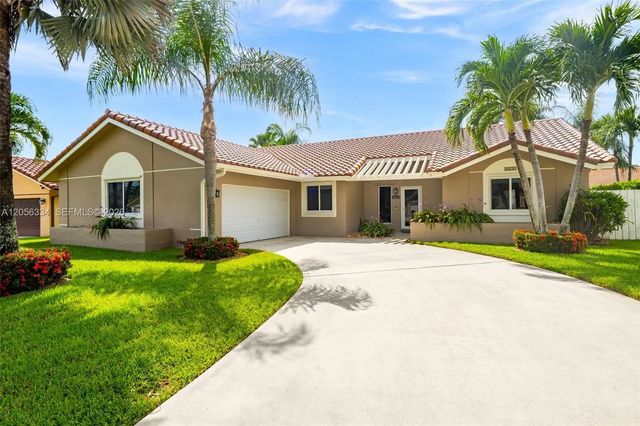 2 of 40 - 5621 Thornbluff Avenue, Davie, FL