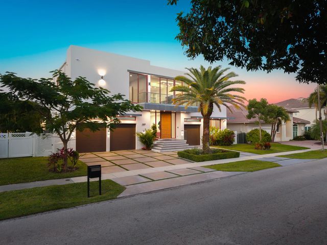 3 of 69 - 2631 Ne 48th Court, Lighthouse Point, FL