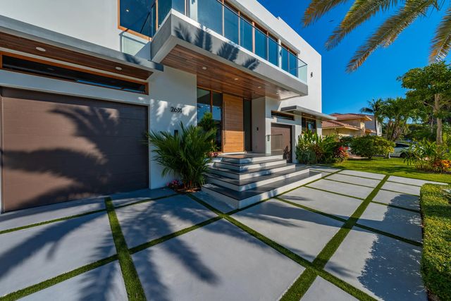 4 of 69 - 2631 Ne 48th Court, Lighthouse Point, FL