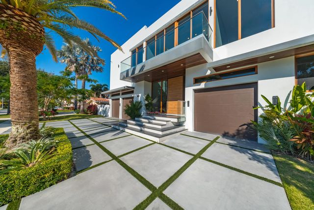 5 of 69 - 2631 Ne 48th Court, Lighthouse Point, FL